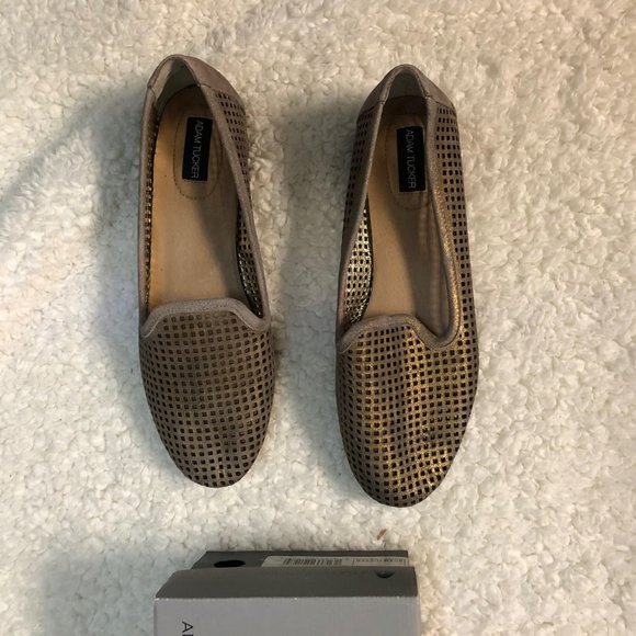 Adam Tucker loafers w/box,size 9.5, 9-1/2, Never worn, Metallic Gold, perforated - Picture 1 of 5